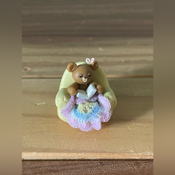 Hand Made Miniature Reading Bear 1” Vintage - Picture 1 of 7